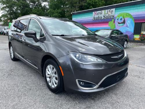 2018 CHRYSLER PACIFICA TOURING L - Loaded with Tons of Features! Stow 